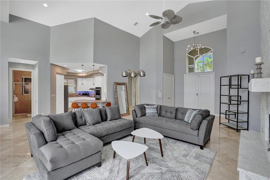 1033 Brooks Lane, Delray Beach, Florida 33483