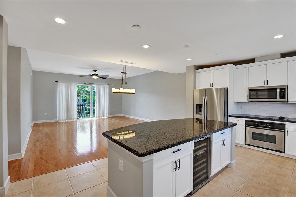 1861 Coral Heights Blvd 502, Oakland Park, Florida 33308