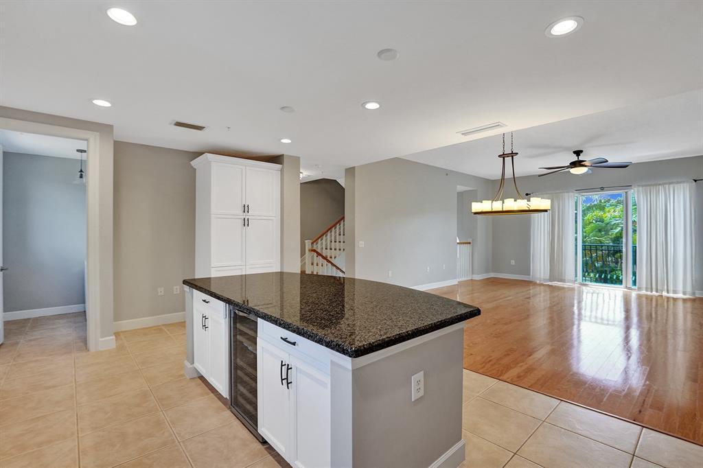 1861 Coral Heights Blvd 502, Oakland Park, Florida 33308
