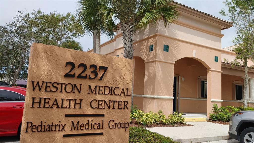 2237 N Commerce Pkwy, Weston, Florida 33326, Stati Uniti