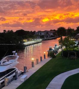 2860 NE 14th St Cswy 208D, Pompano Beach, Florida 33062, USA