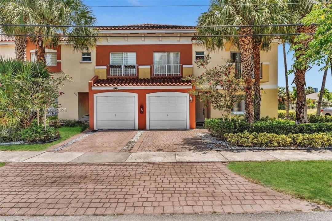 202 NW 14th Ave, Fort Lauderdale, פלורידה 33311, ארצות הברית של אמריקה