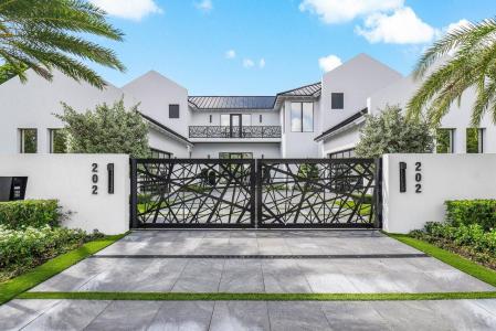 202 NW 7th Street, Delray Beach, Florida 33444