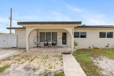6285 W 6th Ave, Hialeah, Florida 33012, USA