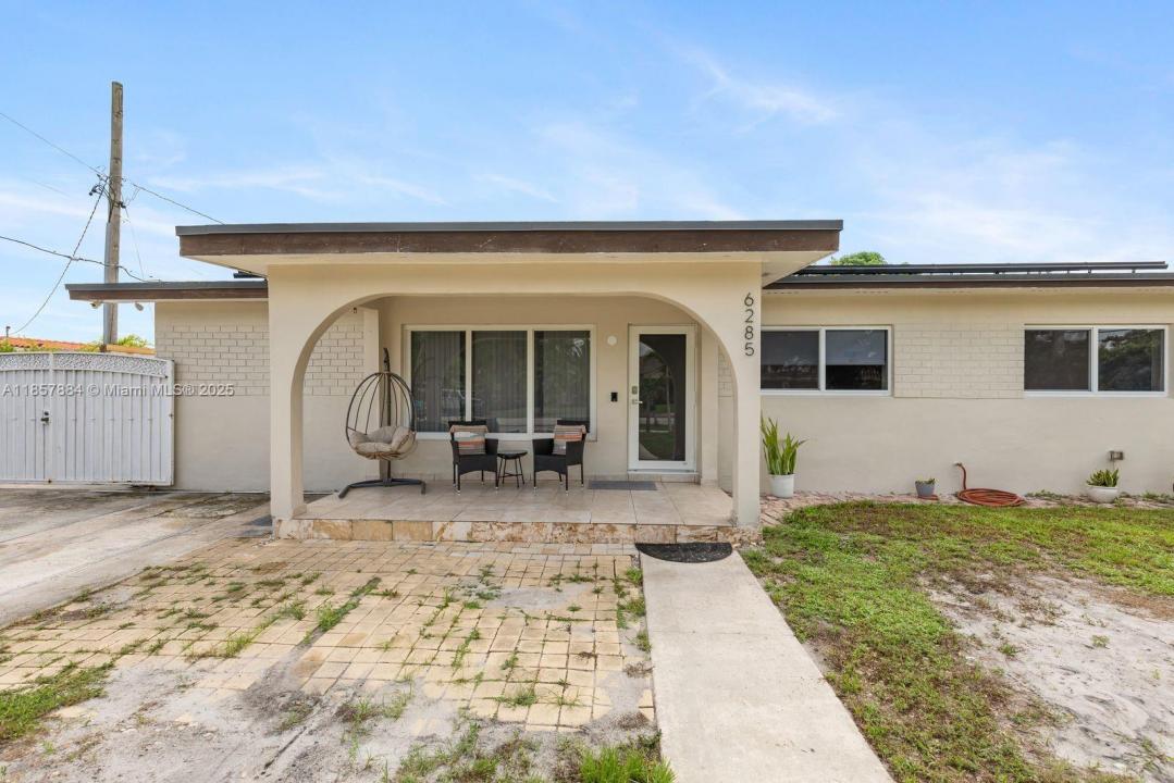 6285 W 6th Ave, Hialeah, フロリダ 33012, アメリカ合衆国