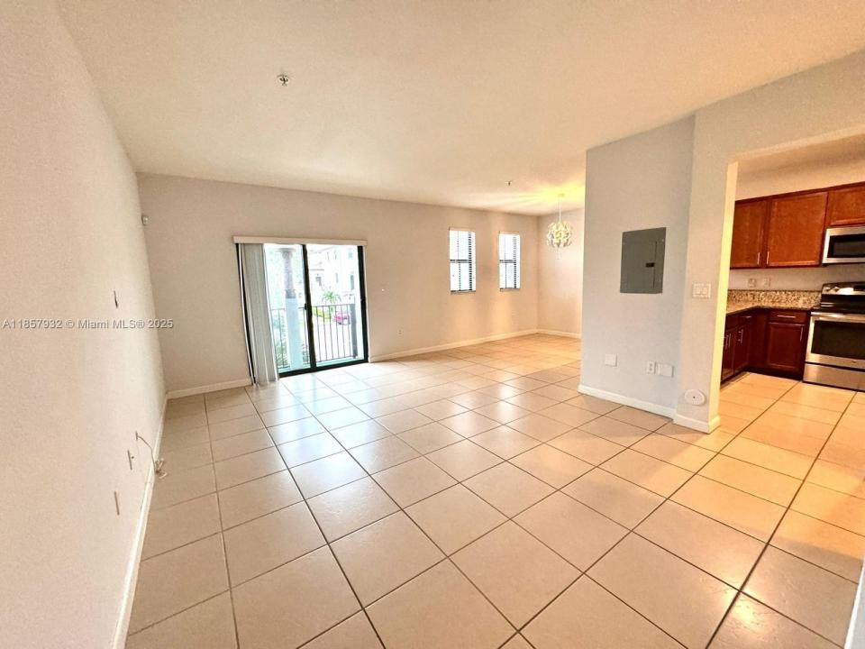 10630 NW 88th St 221, Doral, Florida 33178