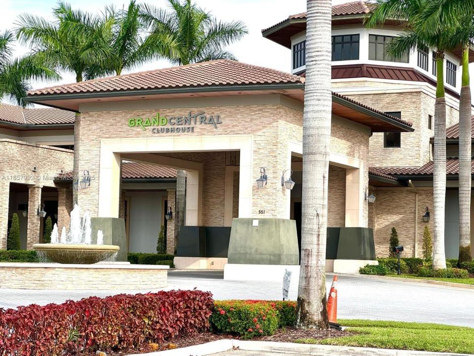 10630 NW 88th St 221, Doral, Florida 33178