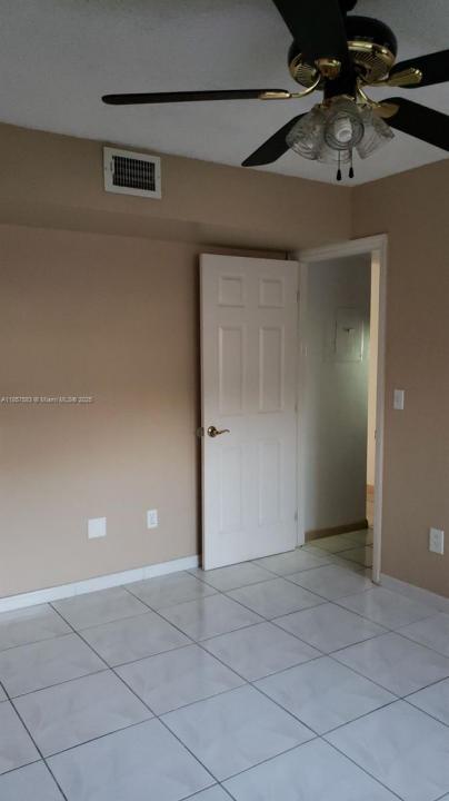2675 W 66th St 14-19, Hialeah, Florida 33016