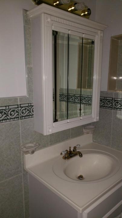 2675 W 66th St 14-19, Hialeah, Florida 33016