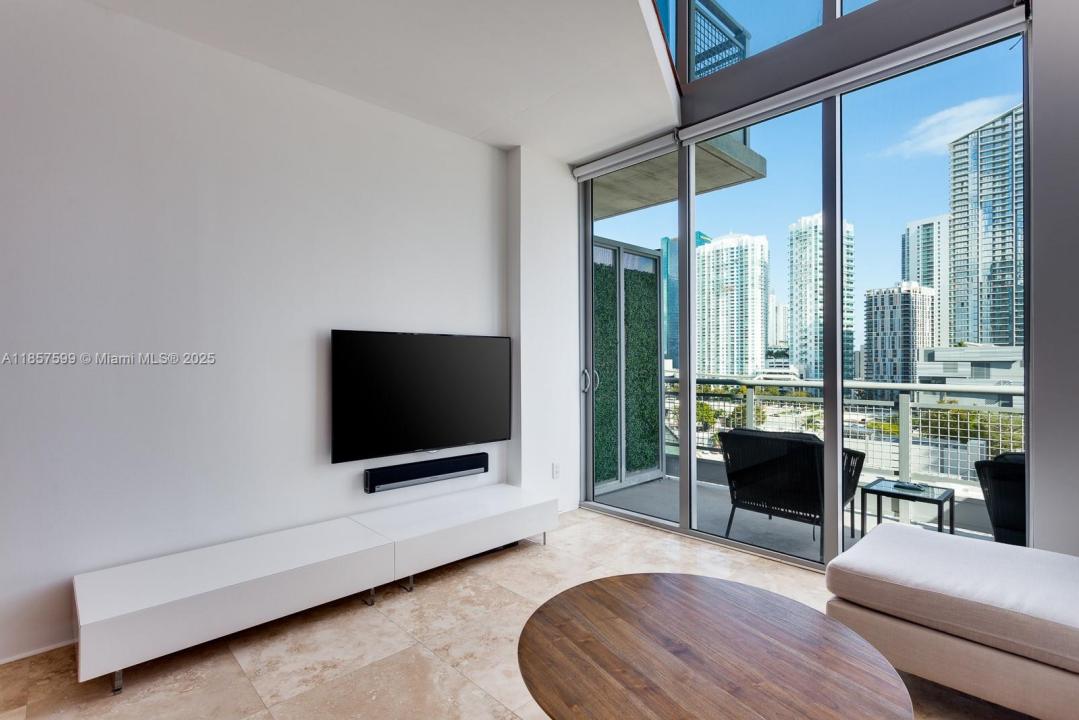 690 SW 1st Ct 1224, Miami, Floryda 33130, USA