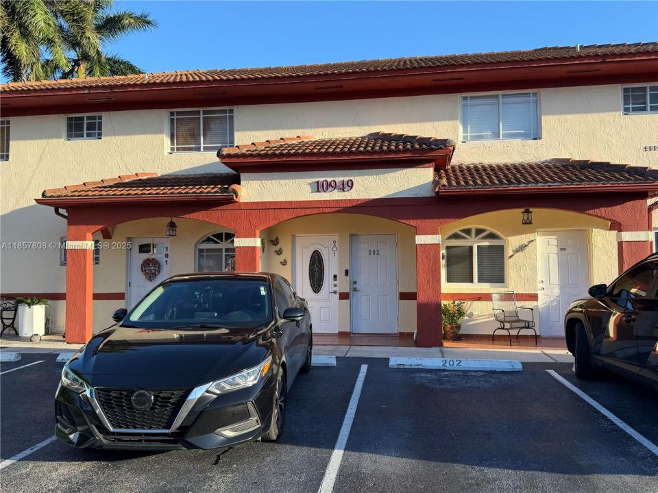 10949 W Okeechobee Rd 202, Hialeah Gardens, Floride 33018, États-Unis