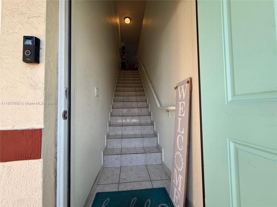 10949 W Okeechobee Rd 202, Hialeah Gardens, Floride 33018, États-Unis
