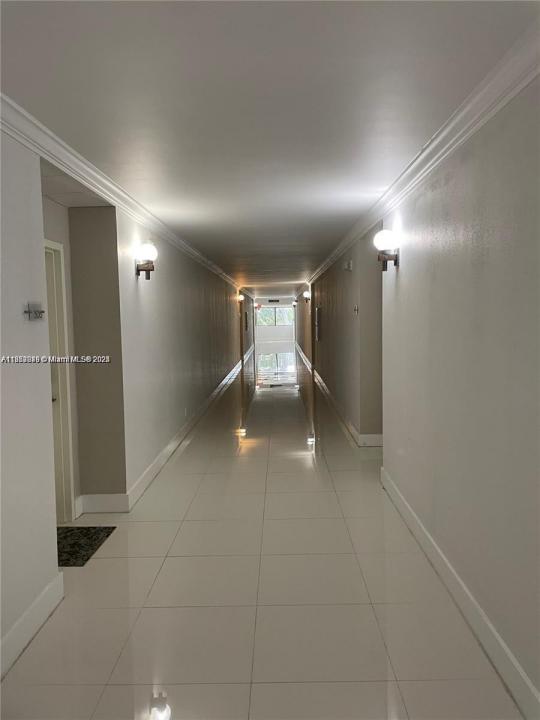 200 Lakeview Dr 203, Weston, Florida 33326, USA