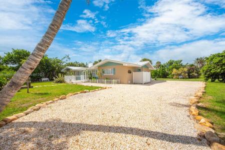 5885 Pine Tree, Other City - In The State Of Florida, Florida 33957, USA