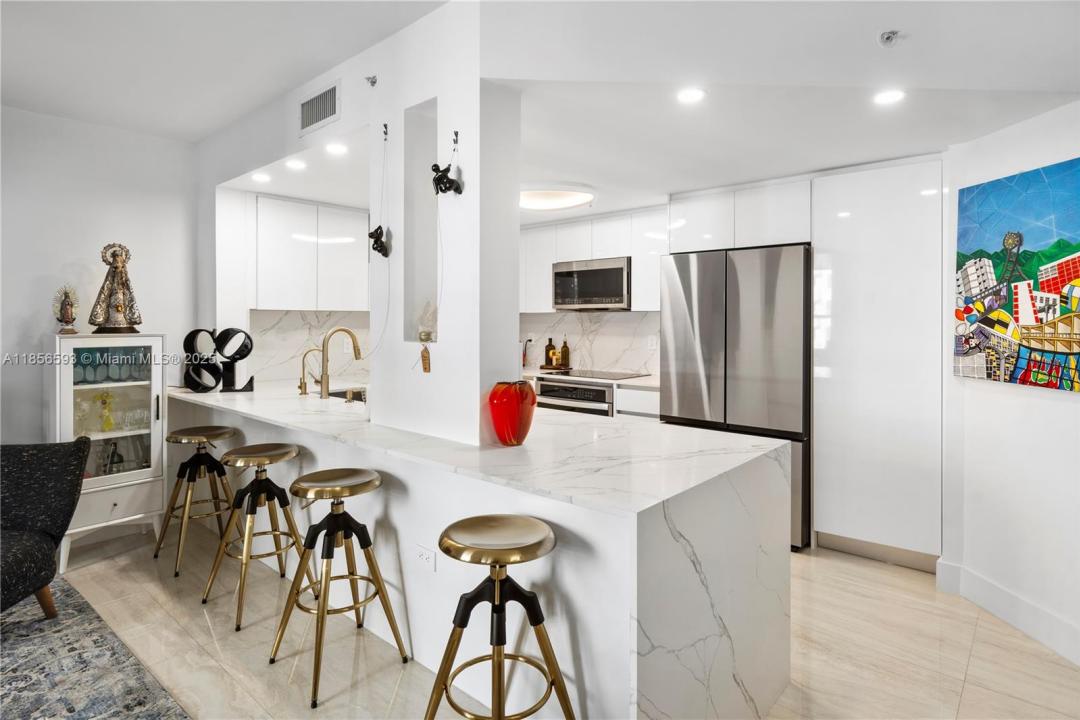 701 Brickell Key Blvd 707, Miami, Florida 33131