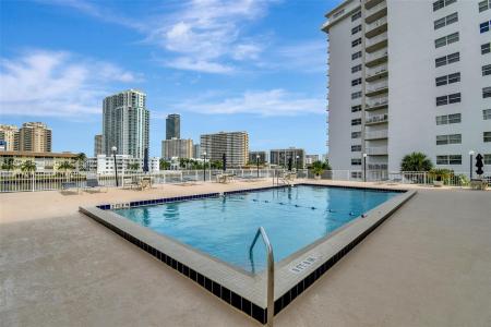 111 Golden Isles Dr C4, Hallandale Beach, Florida 33009, USA