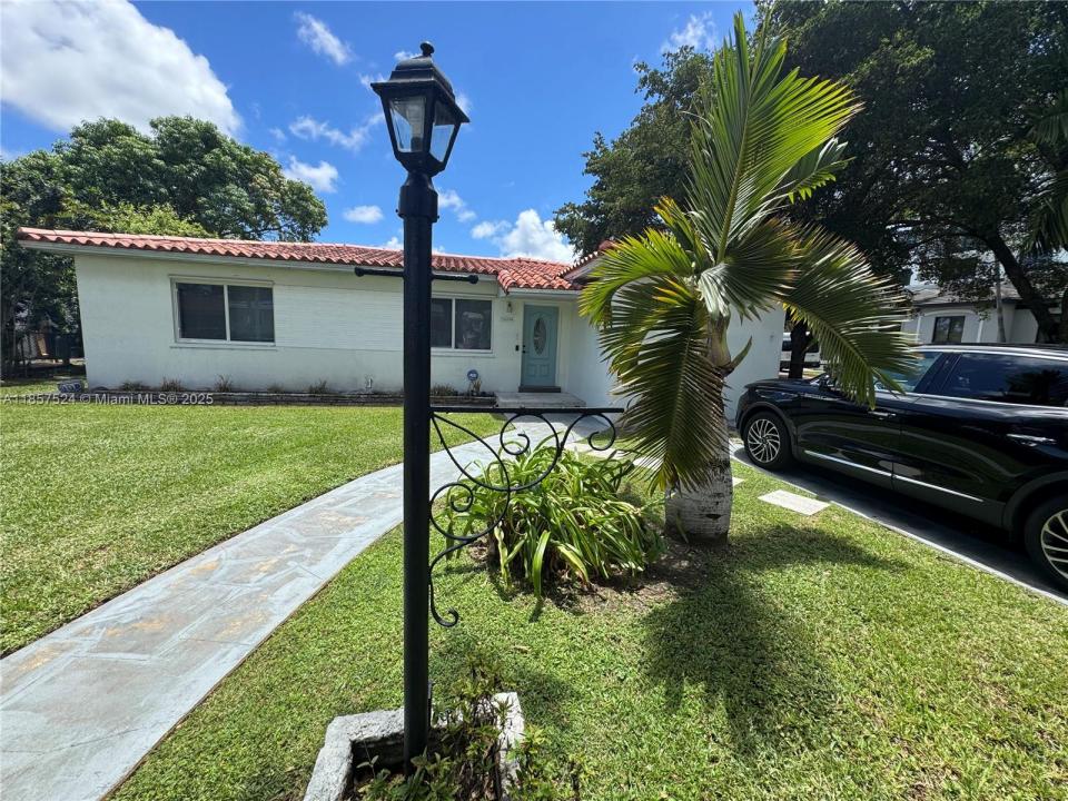 6590 SW 21st St 6590, West Miami, Florida 33155, Stati Uniti