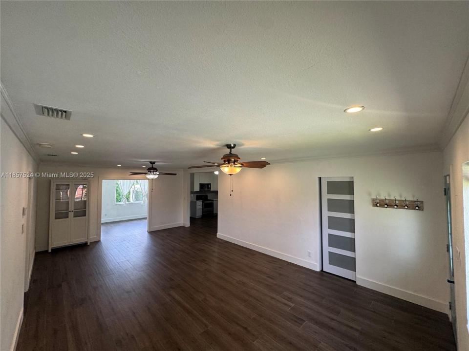 6590 SW 21st St 6590, West Miami, Florida 33155, Stati Uniti