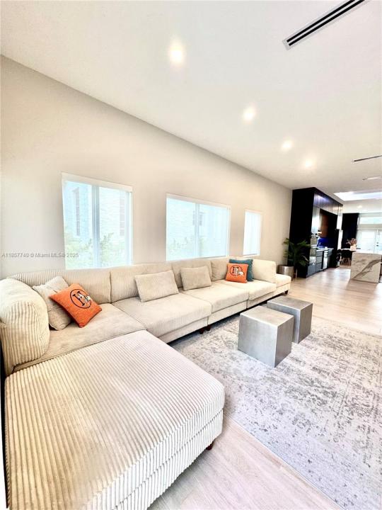 2975 SW 15th St, Miami, פלורידה 33145, ארצות הברית של אמריקה 