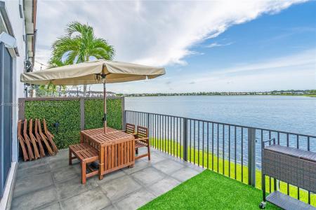 15583 NW 91st Ct 15583, Miami Lakes, Florida 33018, USA