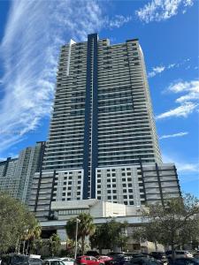 60 SW 13th St 3207, Miami, Florida 33130, USA