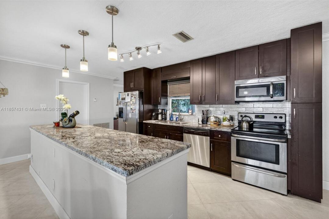 8101 NW 59th Pl, Tamarac, Florida 33321, Estados Unidos