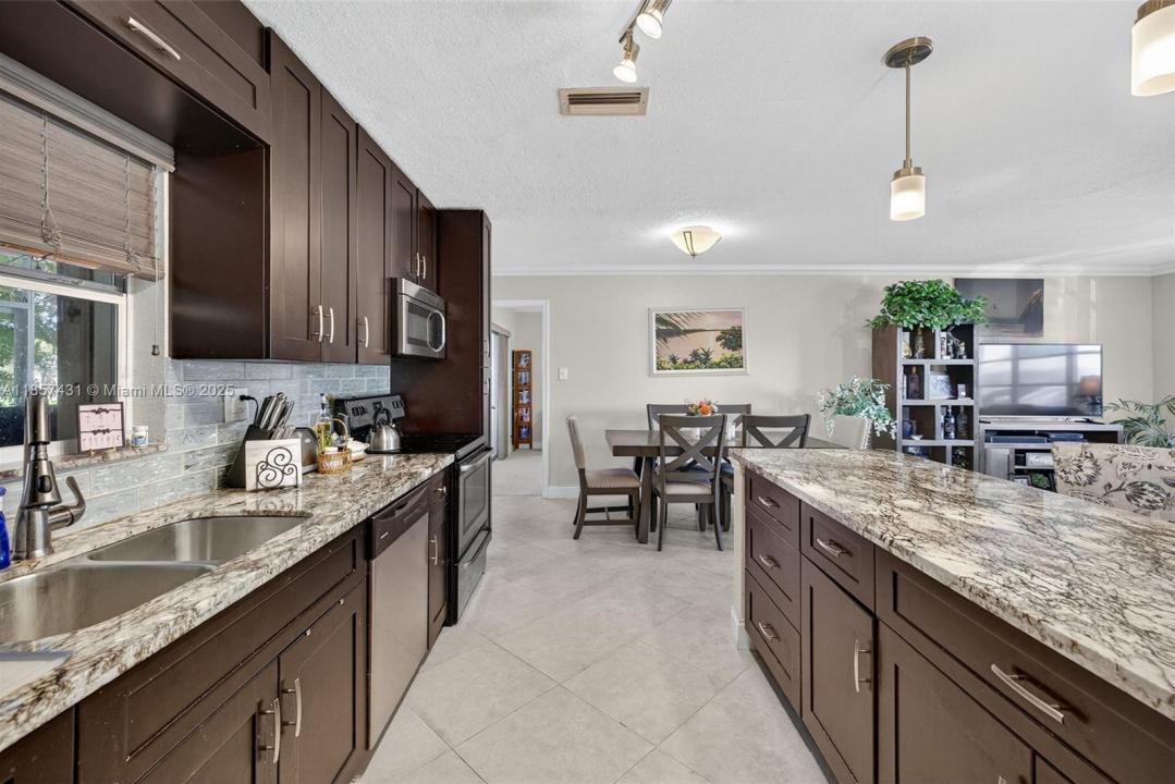 8101 NW 59th Pl, Tamarac, Florida 33321, Estados Unidos