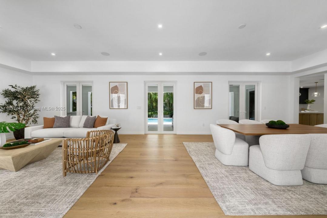 5835 SW 81st St, South Miami, Флорида 33143, Соединенные Штаты