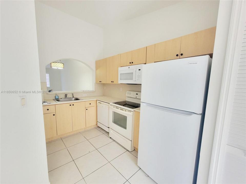 1240 SE 31st Ct 202-32, Homestead, Florida 33035, HOA KỲ