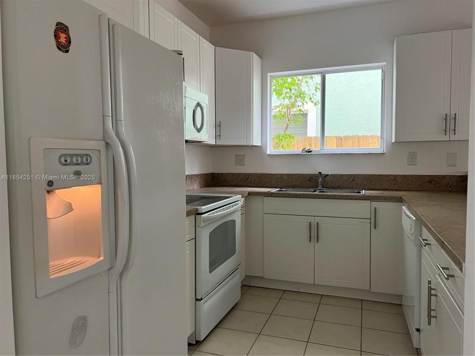3334 NE 3rd Dr, Homestead, 佛罗里达州 33033, 美国