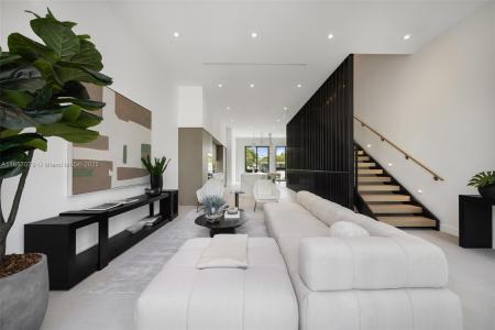 84 SW 28th Rd 7, Miami, Florida 33129, USA