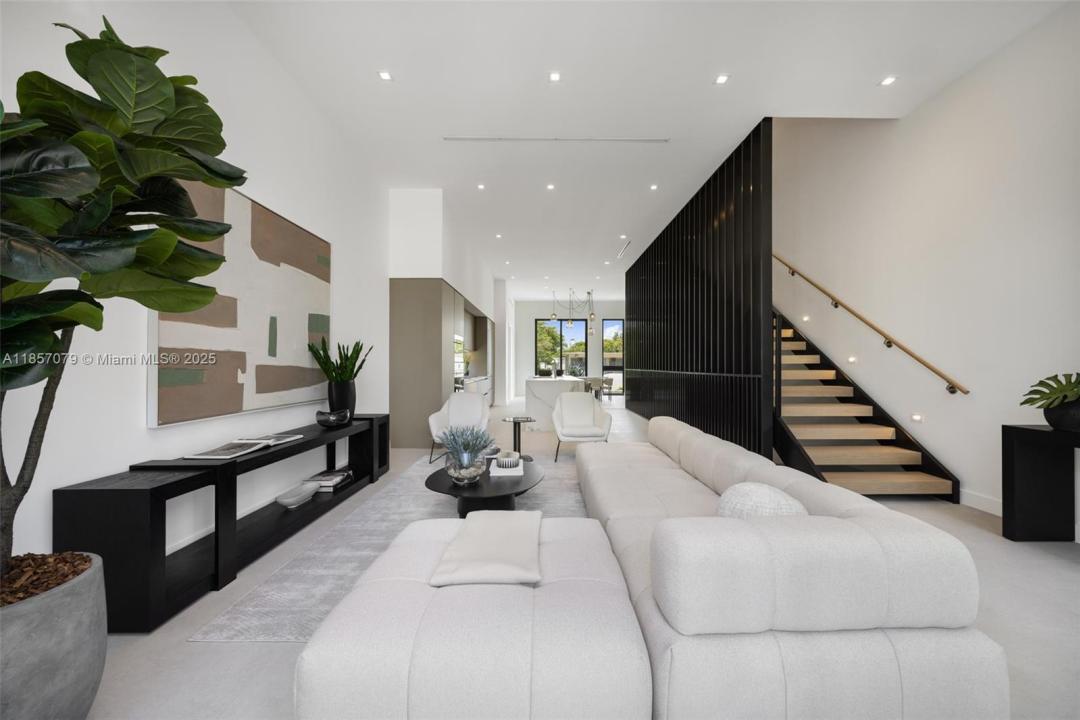 84 SW 28th Rd 7, Miami, Florida 33129