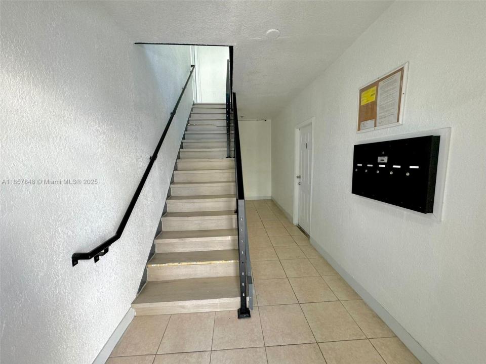 1376 NW 35th St, Miami, Florida 33142