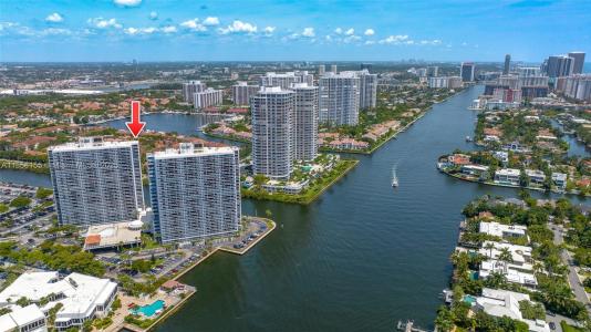Aventura, Florida 33180, USA