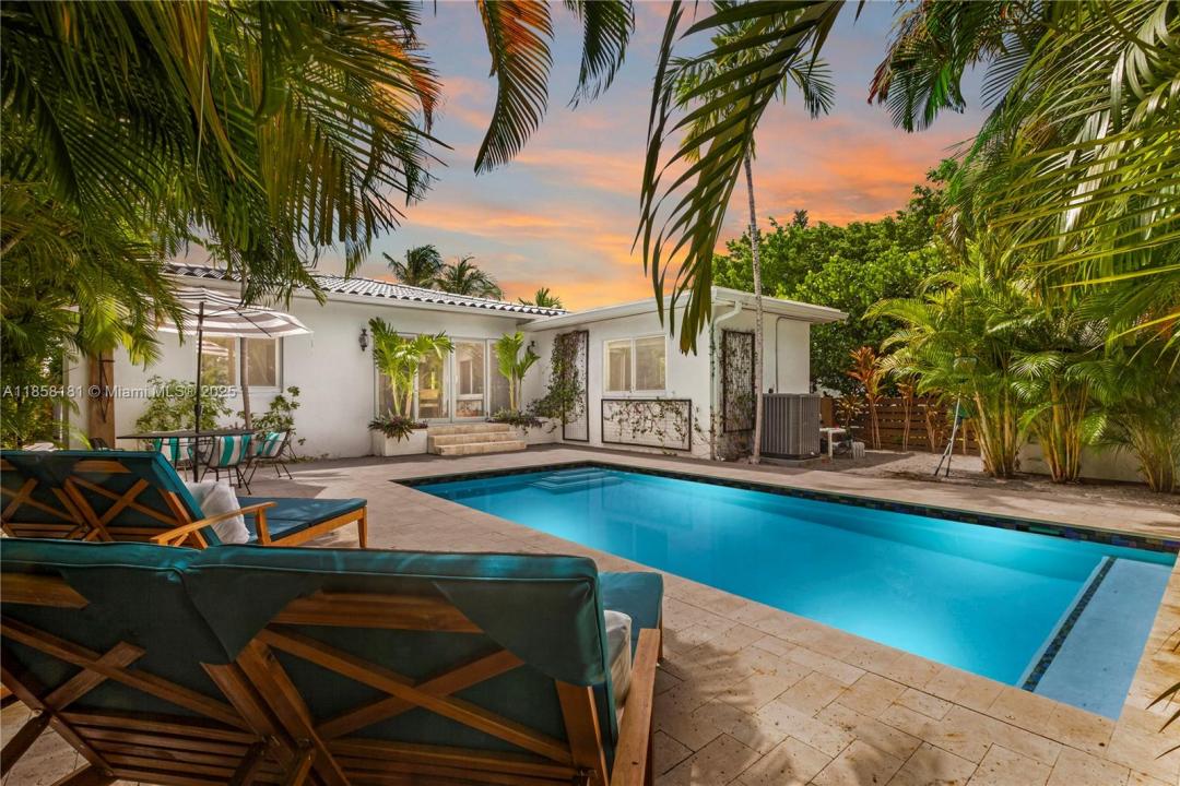 9065 Emerson Ave, Surfside, פלורידה 33154, ארצות הברית של אמריקה 