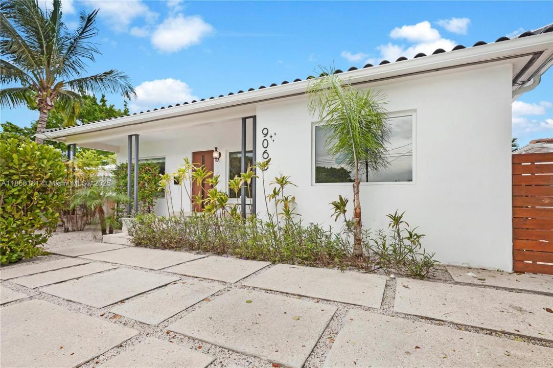 9065 Emerson Ave, Surfside, פלורידה 33154, ארצות הברית של אמריקה 
