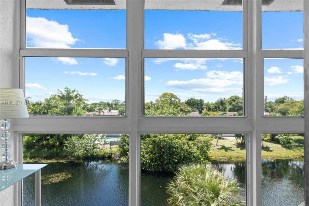 8345 Sunrise Lakes Blvd 306, Sunrise, Флорида 33322, Соединенные Штаты
