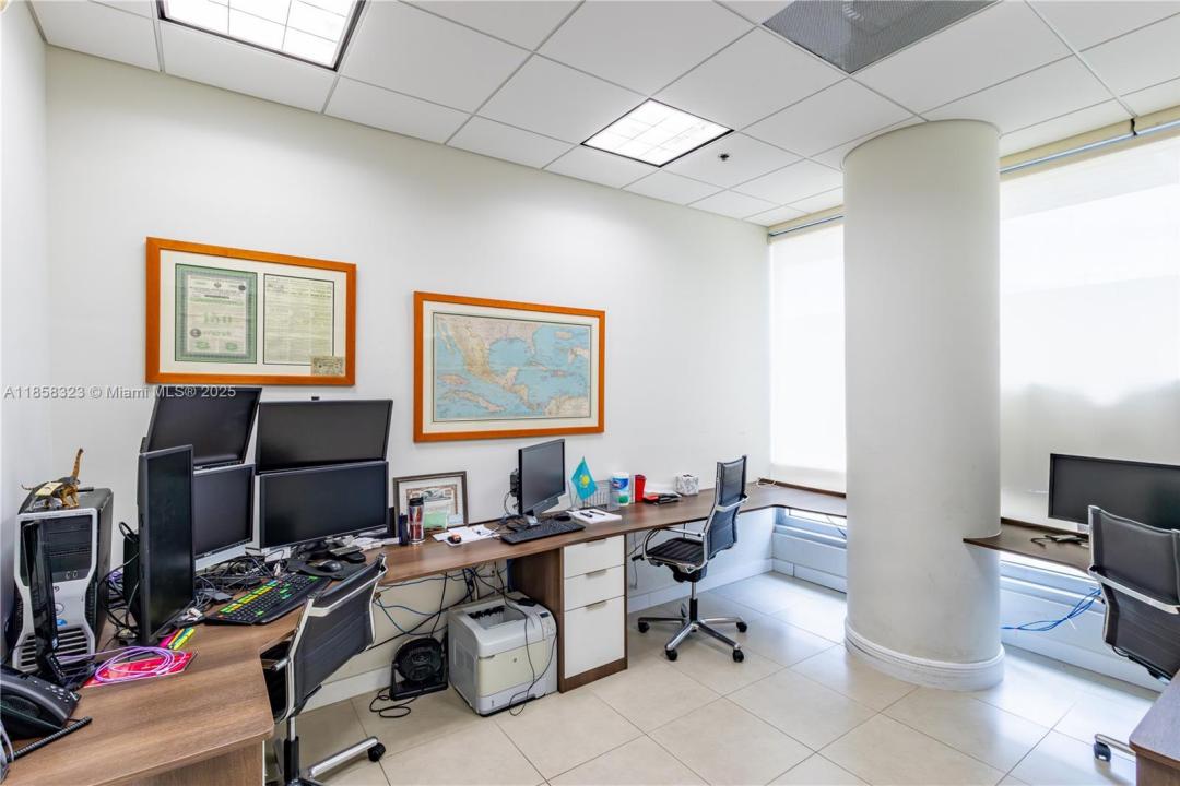 20900 NE 30th Ave 401, Aventura, Флорида 33180, Соединенные Штаты