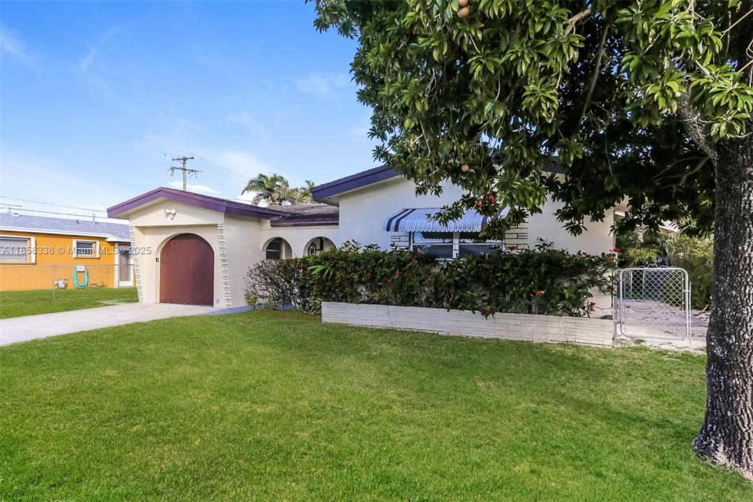 7481 Lincoln St, Hollywood, Florida 33024