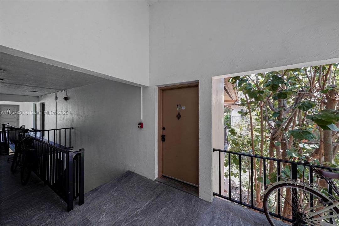 9400 SW 77th Ave K8, Miami, Florida 33156, USA