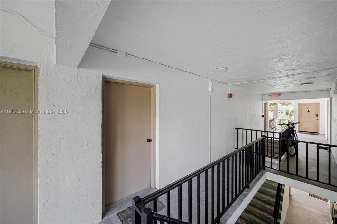 9400 SW 77th Ave K8, Miami, Florida 33156, USA