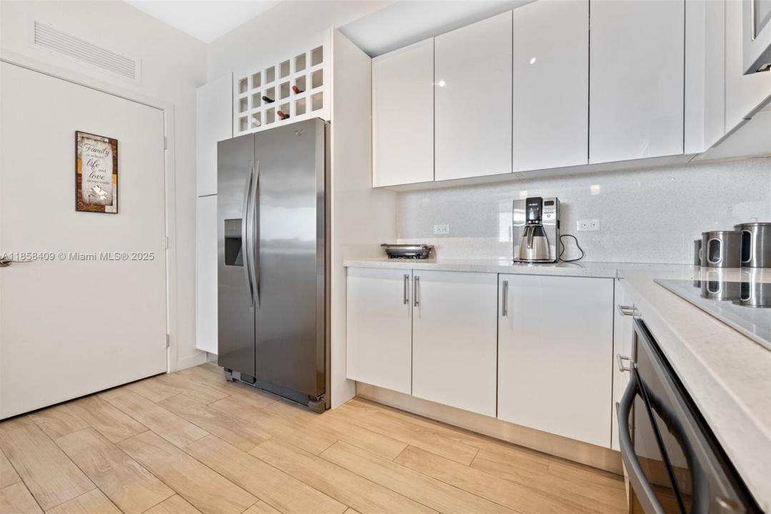 999 SW 1st Ave 2504, Miami, Florida 33130