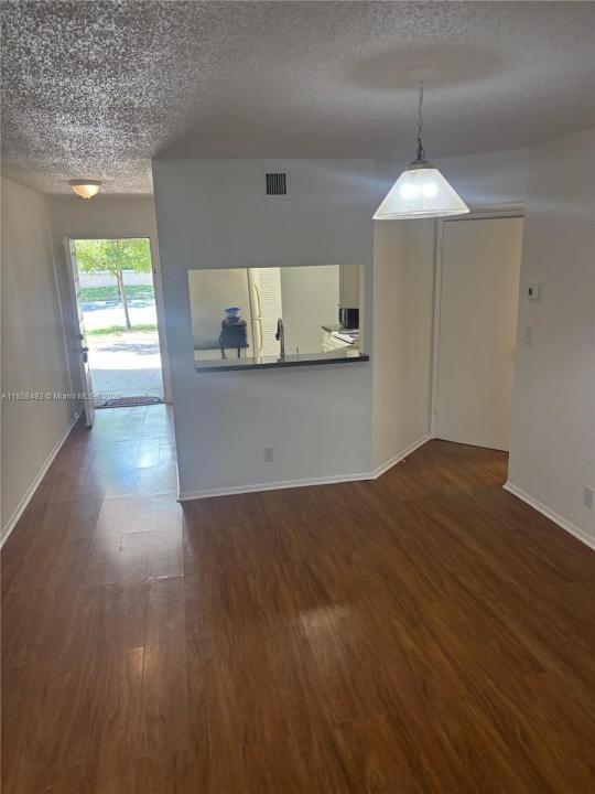 2837 N Course Dr 103, Pompano Beach, Flórida 33069, Estados Unidos