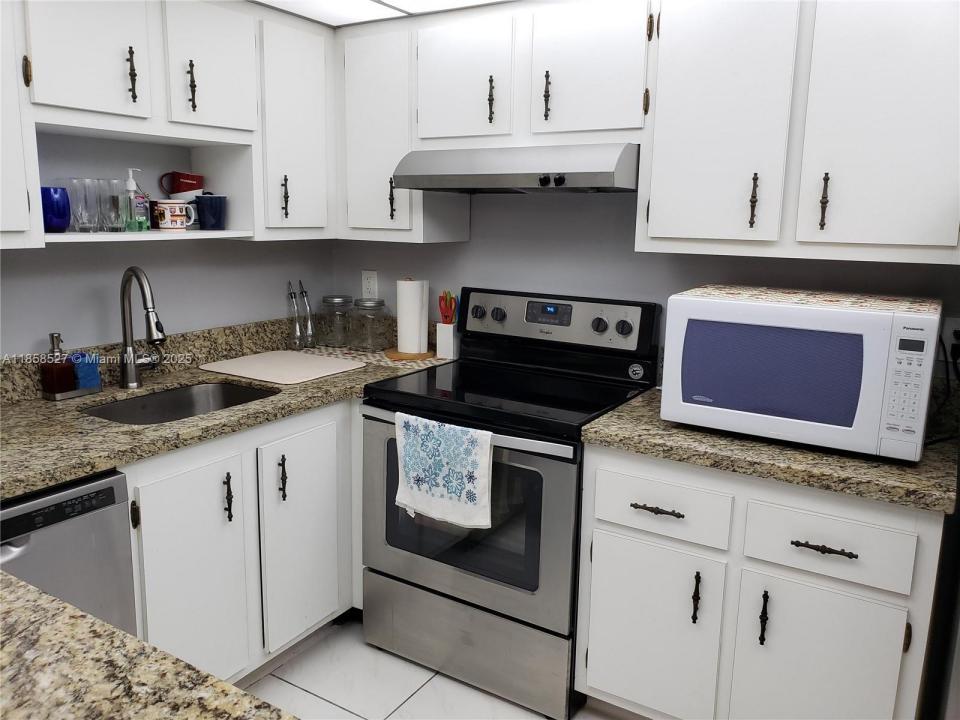 4160 Inverrary Dr 505, Lauderhill, Florida 33319, Stati Uniti