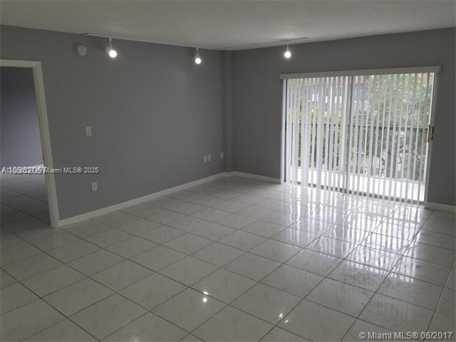 4160 Inverrary Dr 505, Lauderhill, Florida 33319, Stati Uniti