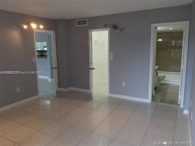 4160 Inverrary Dr 505, Lauderhill, Florida 33319, Stati Uniti