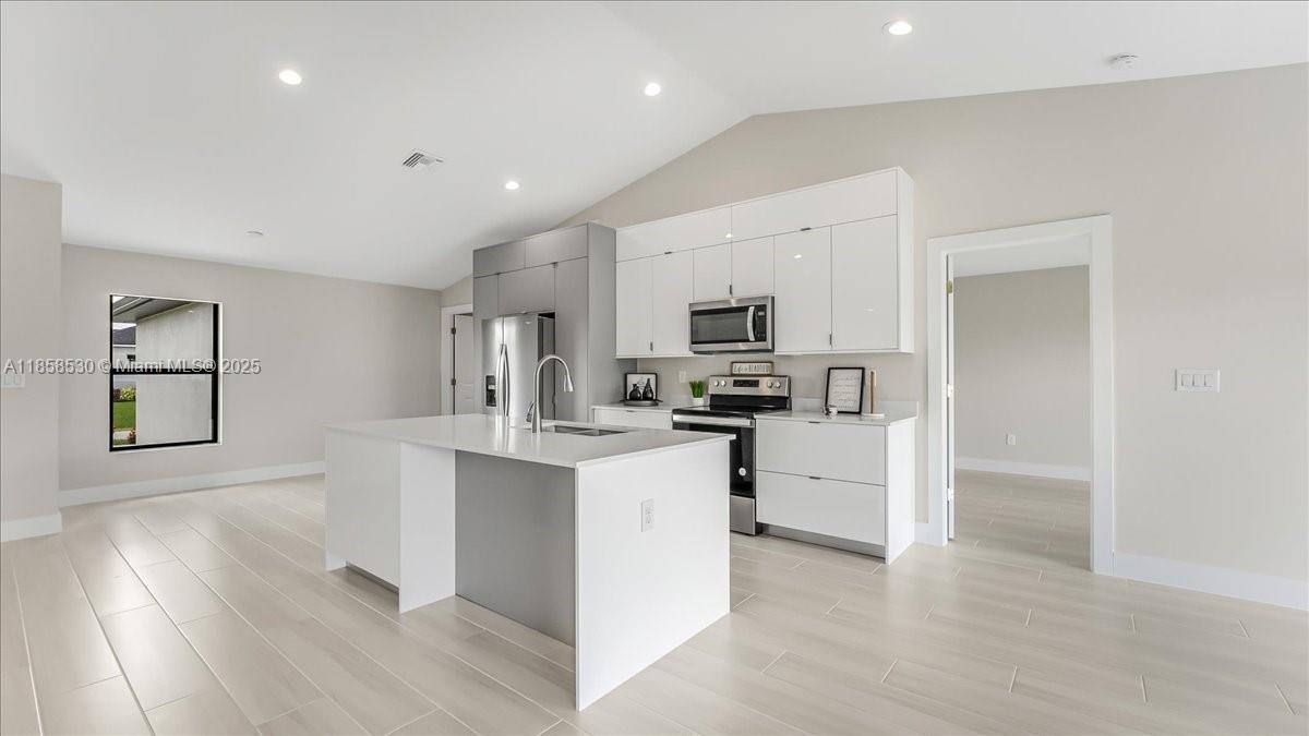 2704 46th St SW, Lehigh Acres, Florida 33976, HOA KỲ