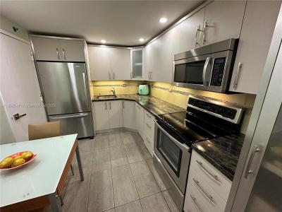 6039 Collins Ave 1205, Miami Beach, Florida 33140, USA