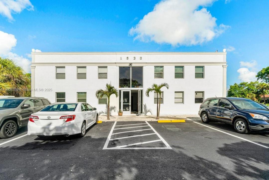 1530 Crescent Cir, West Palm Beach, Florida 33403