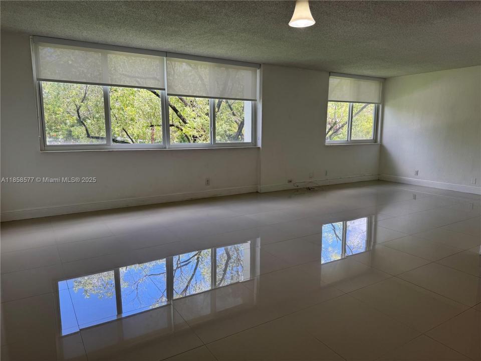 9143 SW 77th Ave B208, Miami, Florida 33156
